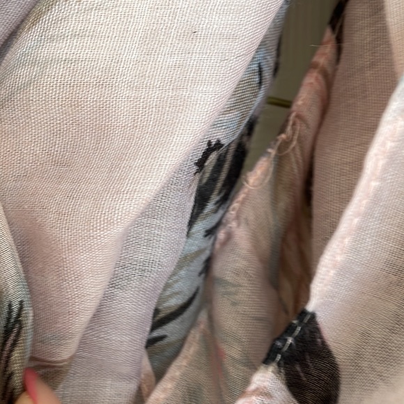 Pink patterned infinity scarf - Picture 4 of 5